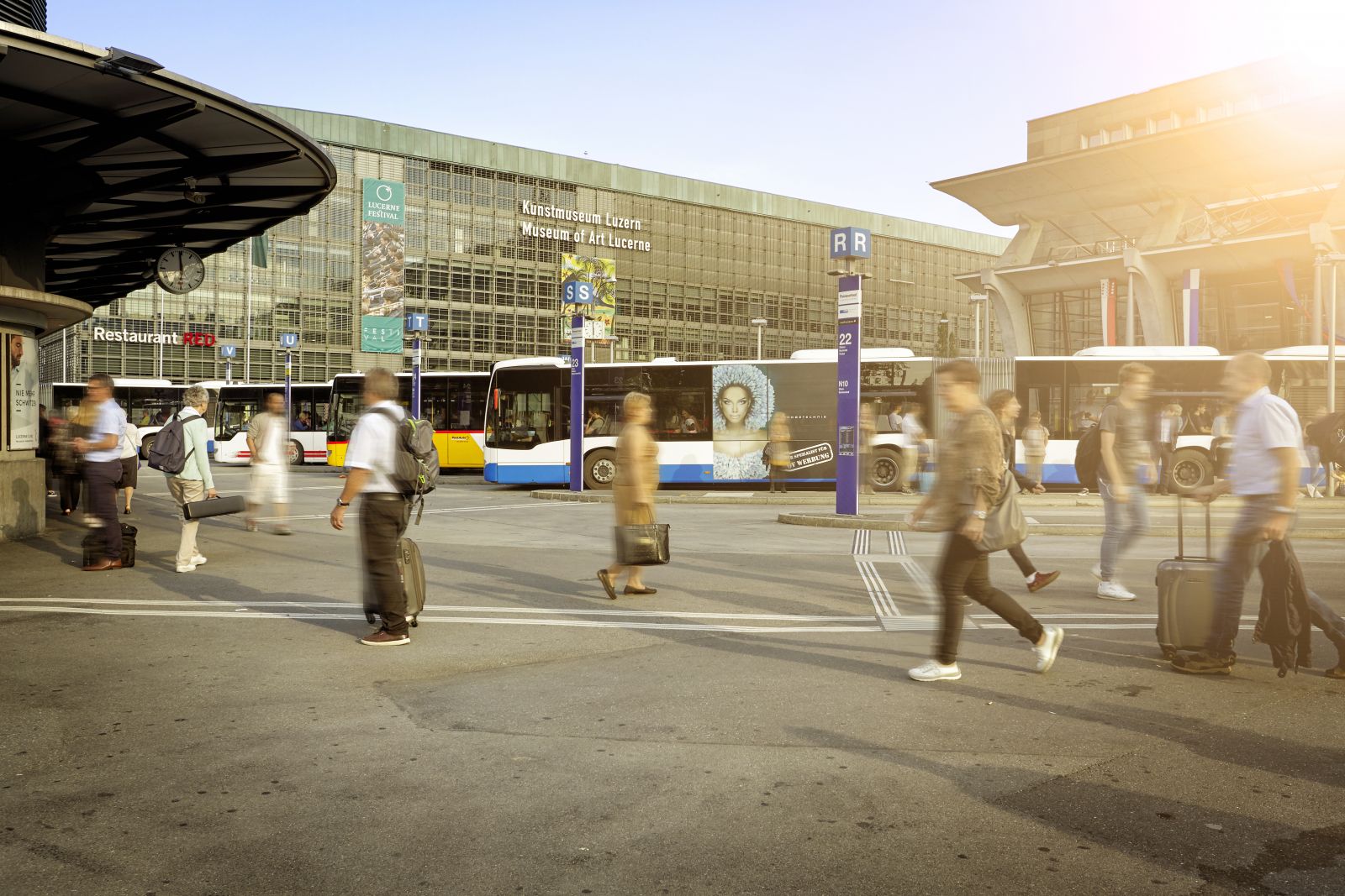 Bahnhofplatz_Luzern_1.jpg